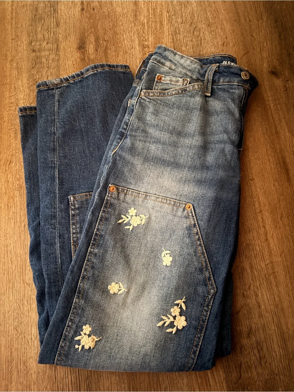 Old Navy High-Rise Embroidered Blue Jeans - Picture 3 of 5
